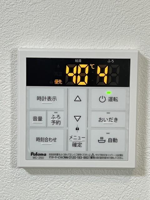 ����9