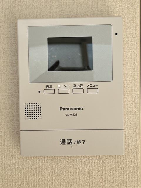 ����9