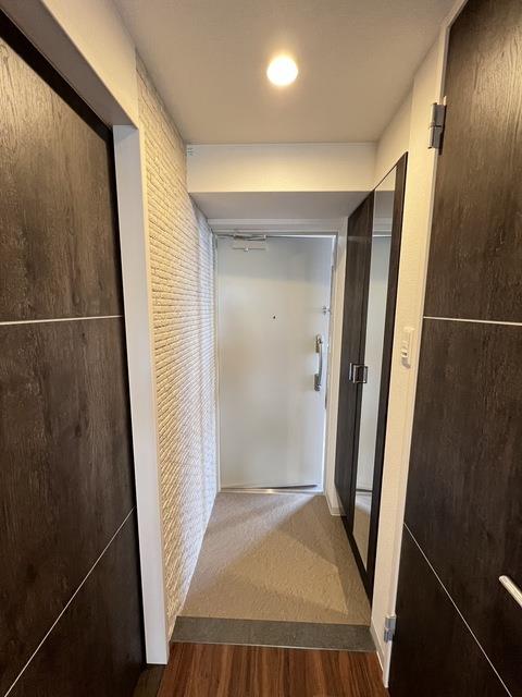 ����3