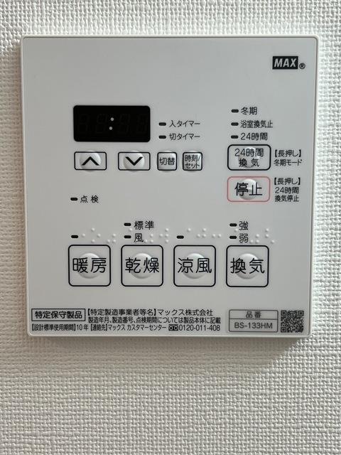 ����10