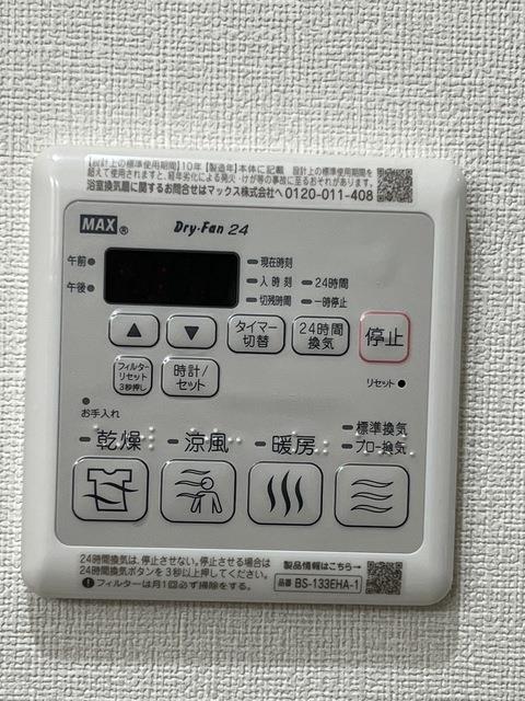 ����10