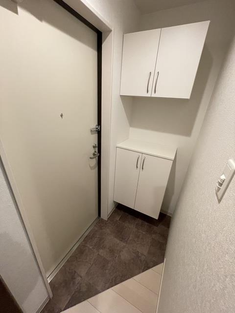 ����3