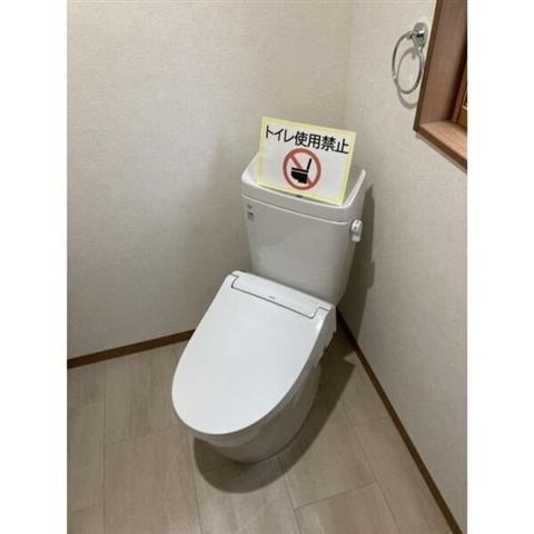 ����8