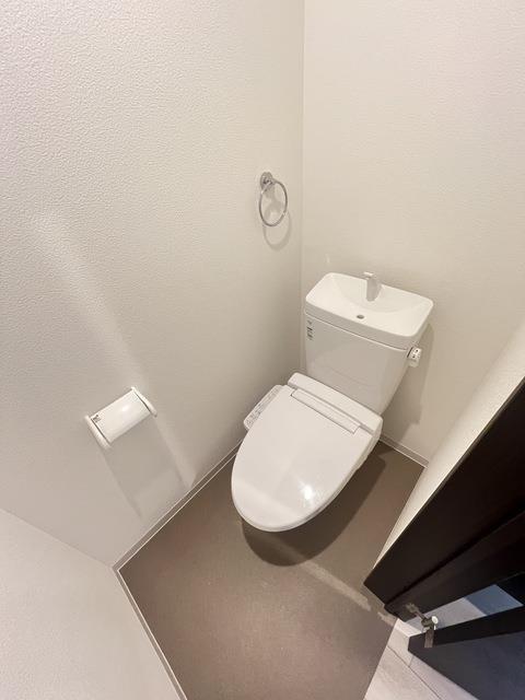 ����8