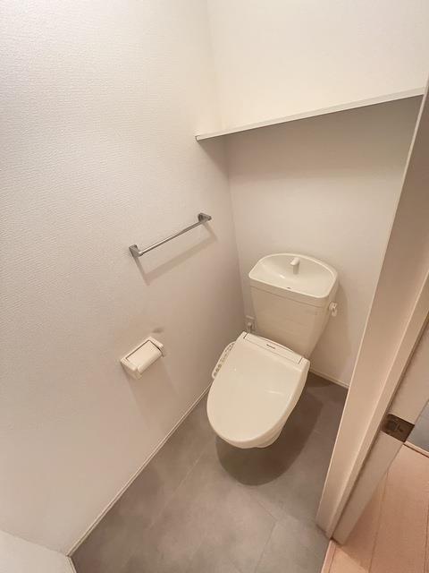 ����8