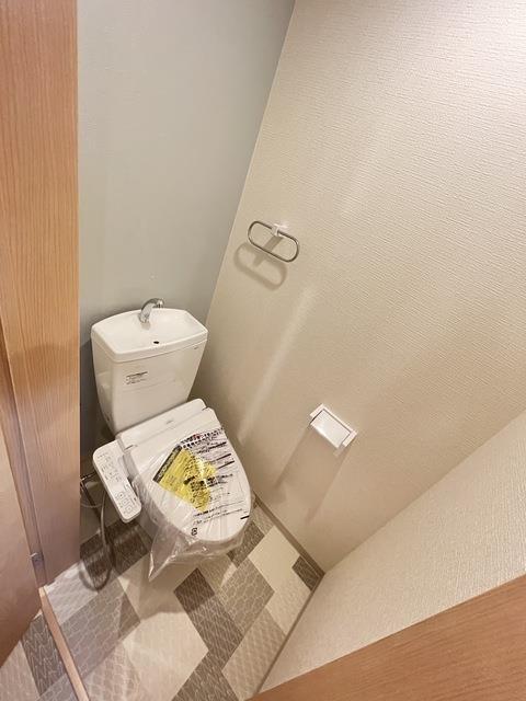 ����8