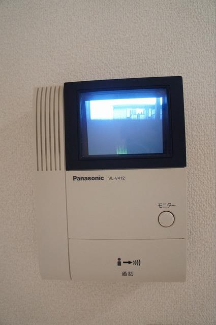 ����9