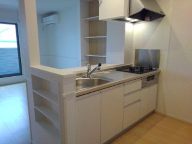 ����4