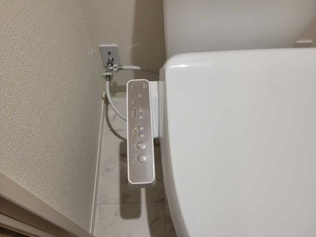����10