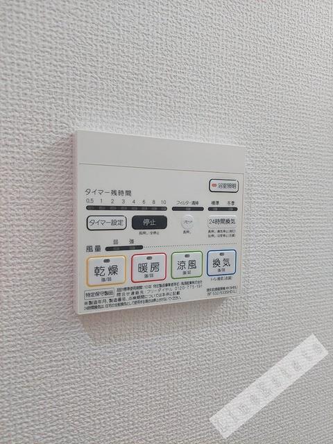 ����8