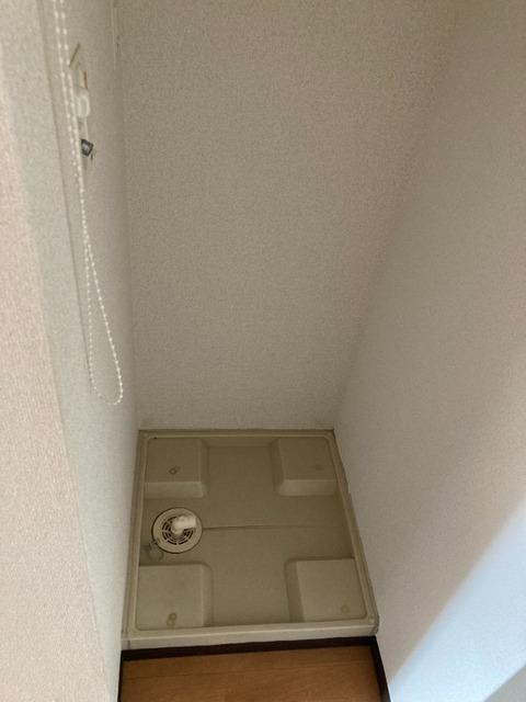 ����3