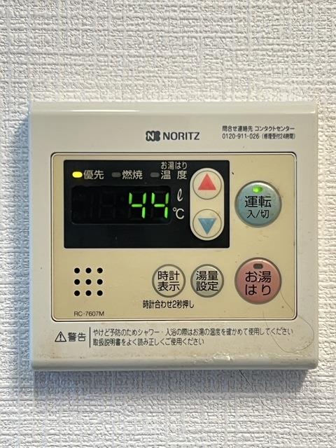 ����8