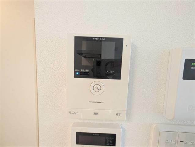 ����10