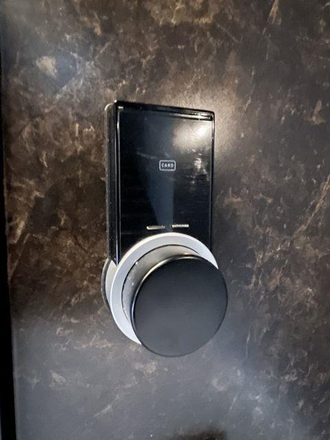 ����3