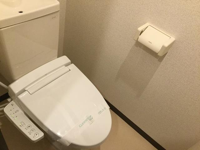 ����8
