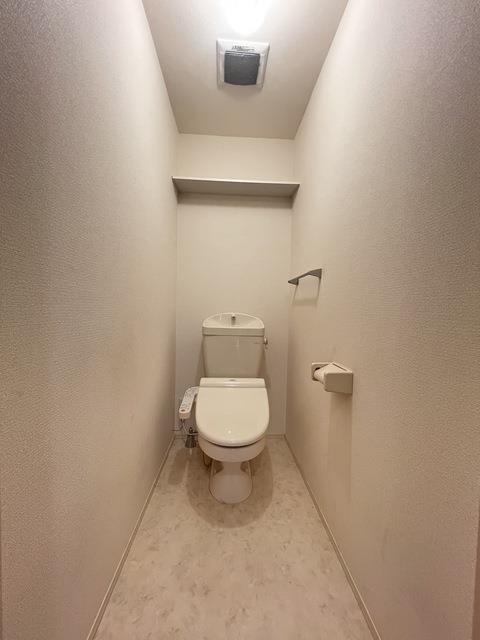 ����8