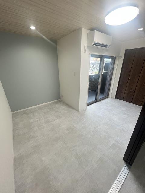 ����1