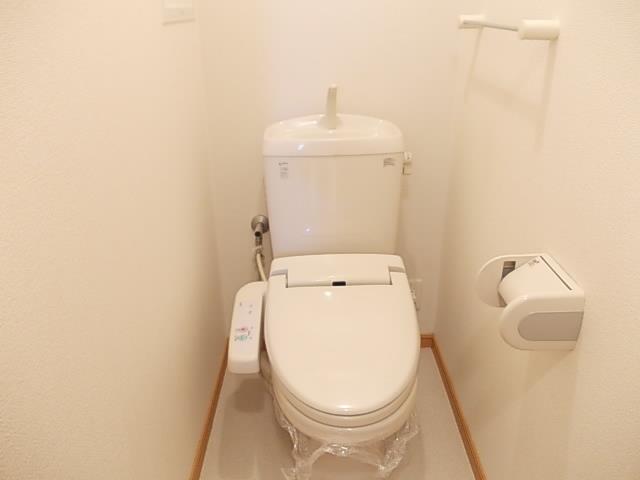 ����4