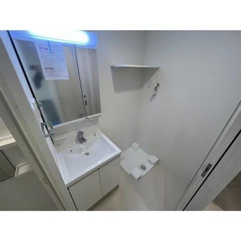 ����8