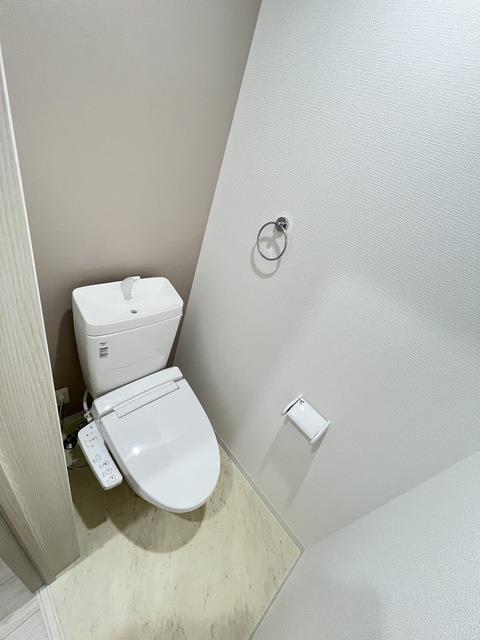 ����8