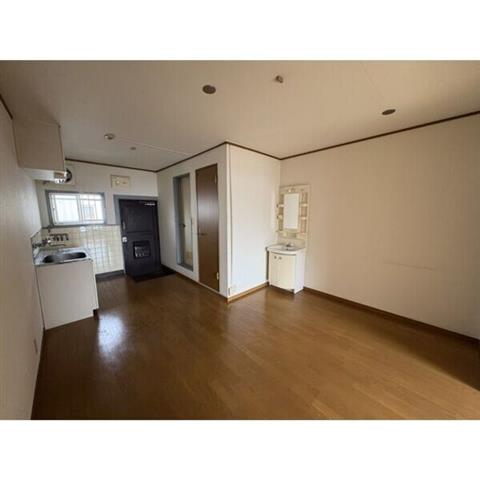 ����3