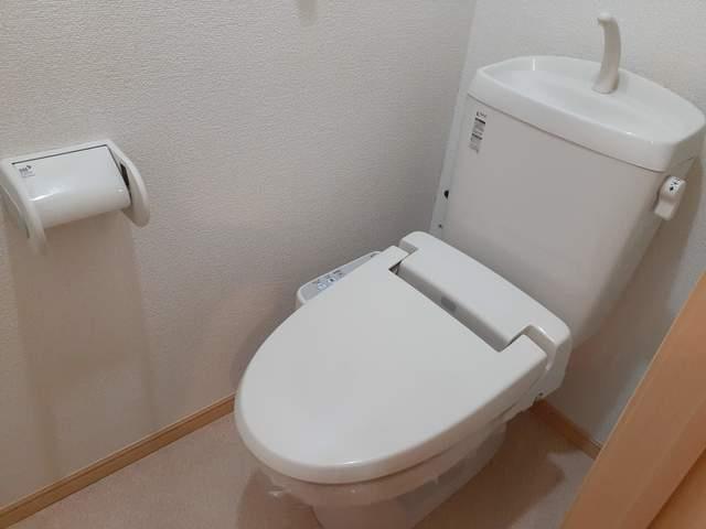����4
