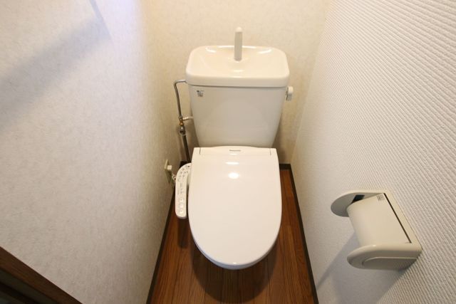 ����9