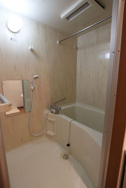 ����8