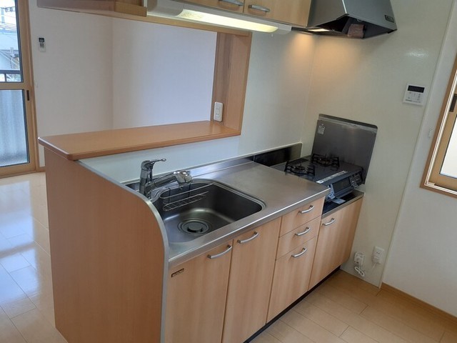 ����3