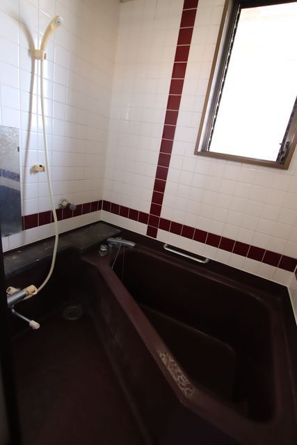 ����4