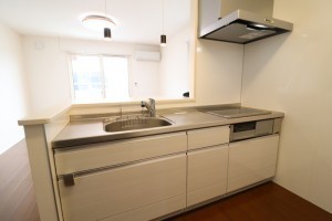 ����3