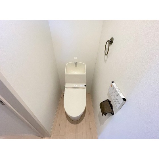 ����5