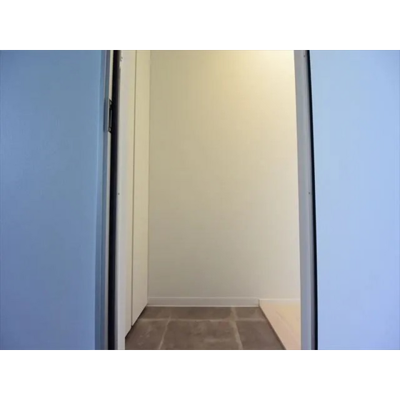 ����17