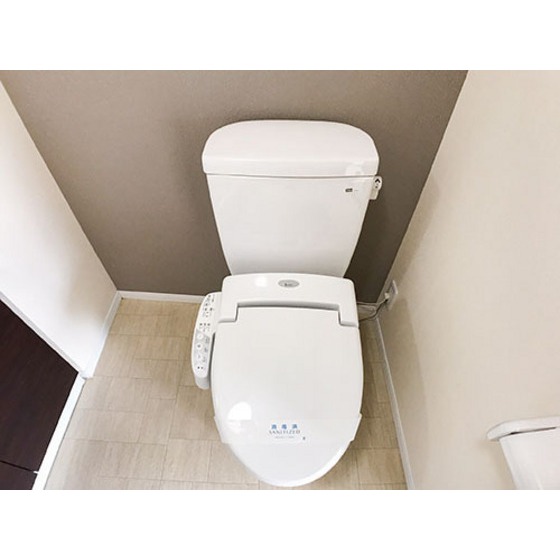 ����4