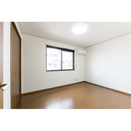 ����13