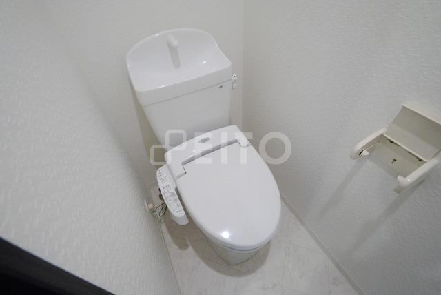 ����9