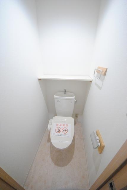 ����8