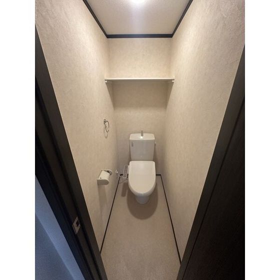 ����4