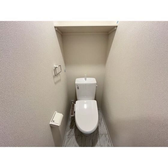 ����4