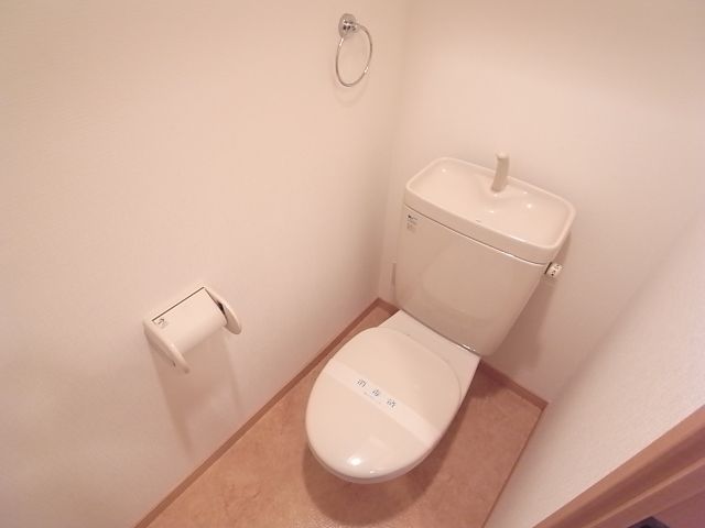����8