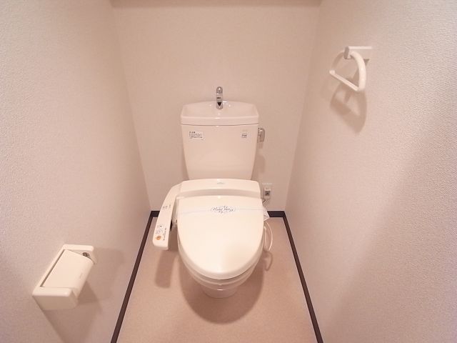����4