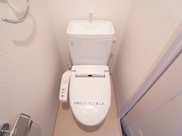 ����4
