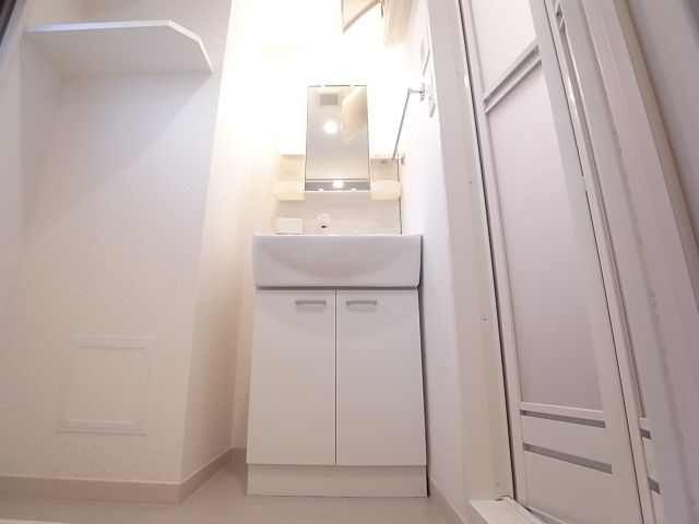 ����5