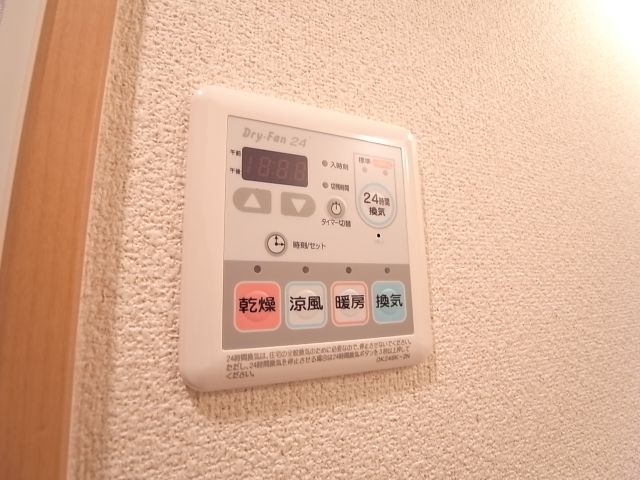 ����11