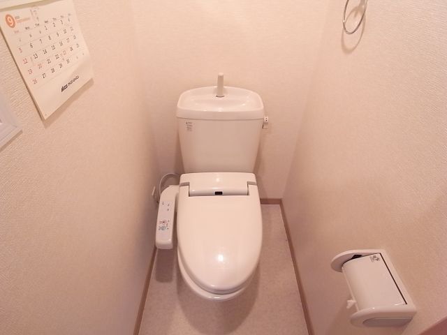 ����4