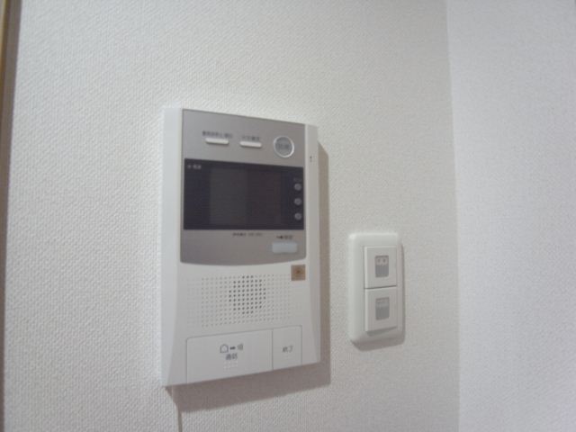 ����10