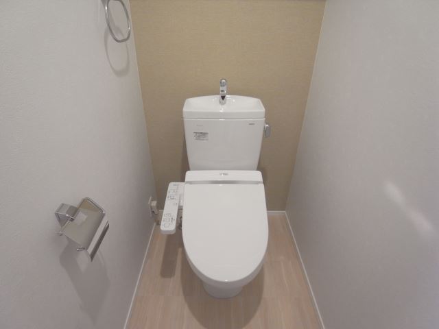 ����4