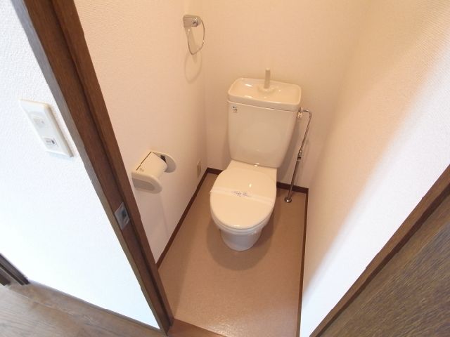 ����4