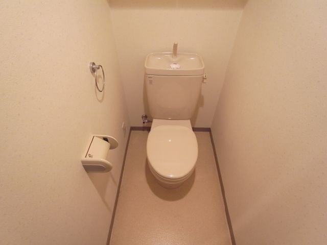 ����4
