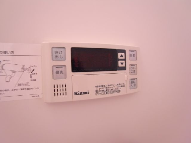 ����16